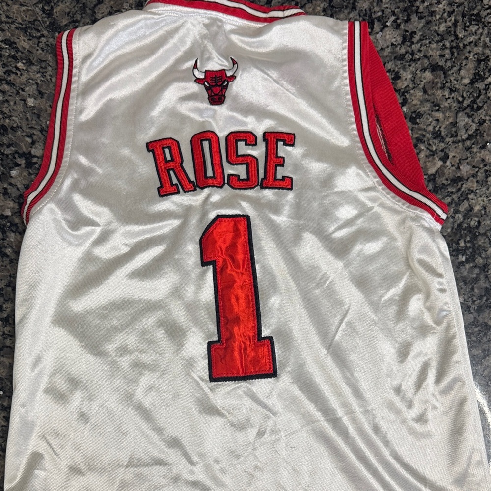Adidas NBA Bulls Jersey Derrick Rose 1 - Red and White Jersey - Picture 6 of 10